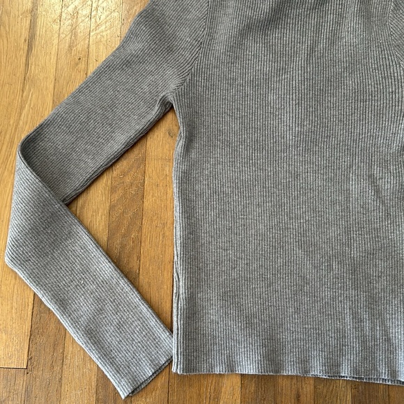 *last chance* NWT. Becul | crop, fitted, ribbed grey long sleeve sweater - Picture 15 of 16